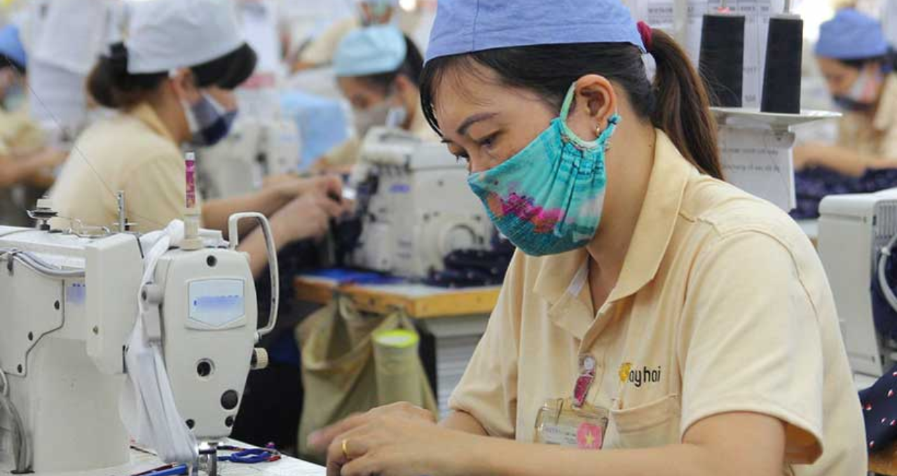 DIFFERENCES BETWEEN THE GARMENT INDUSTRY AND TEXTILE INDUSTRY